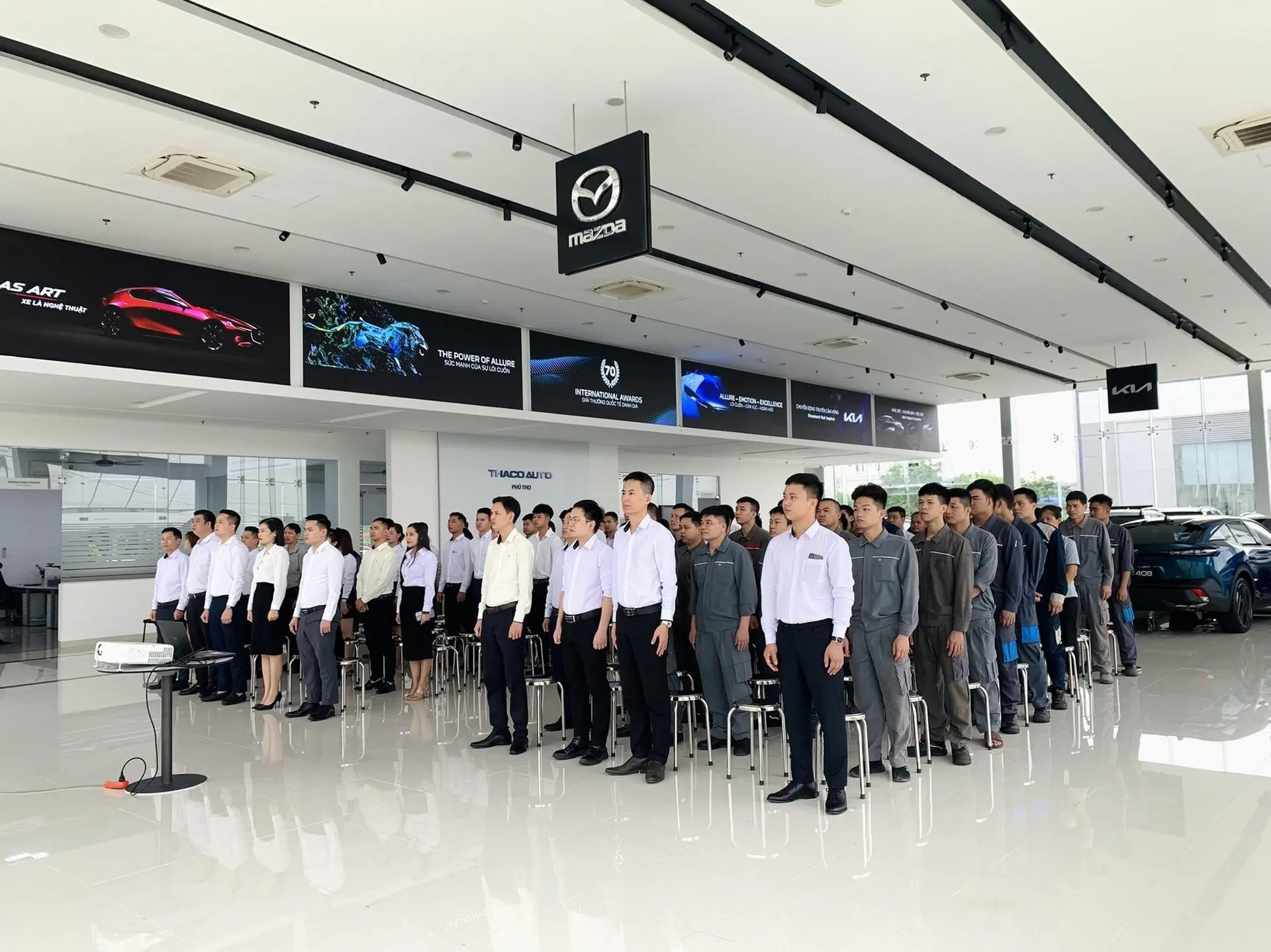 THACO AUTO PHÚ THỌ TỔ CHỨC LỄ CHÀO CỜ THÁNG 6/2024